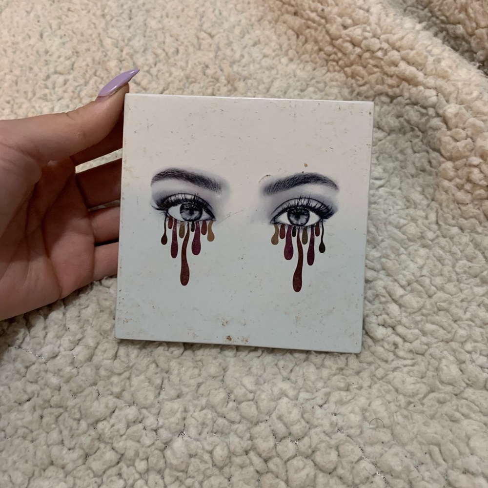 Kylie Jenner Burgundy Palette